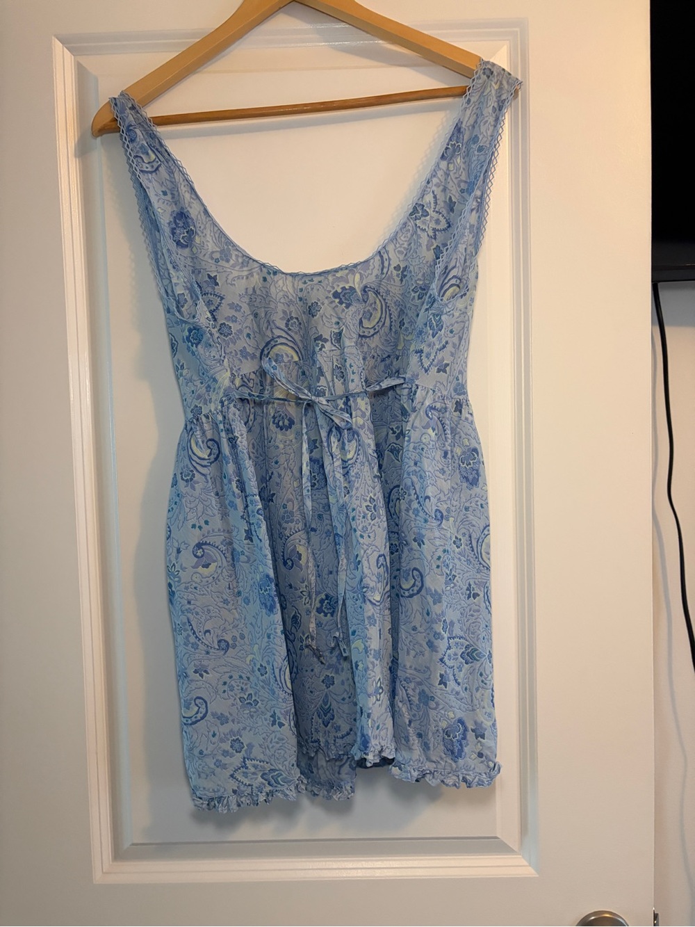 Vintage Victoria's Secret | Light Blue Paisley Babydoll Ruffle-Front Chemise - Picture 5 of 8